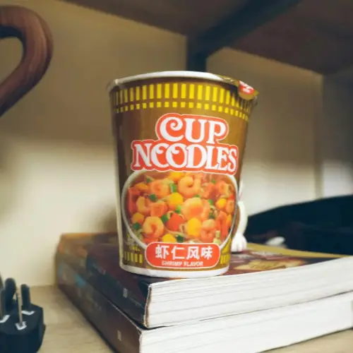 日清杯麵 - 辣味海鮮味